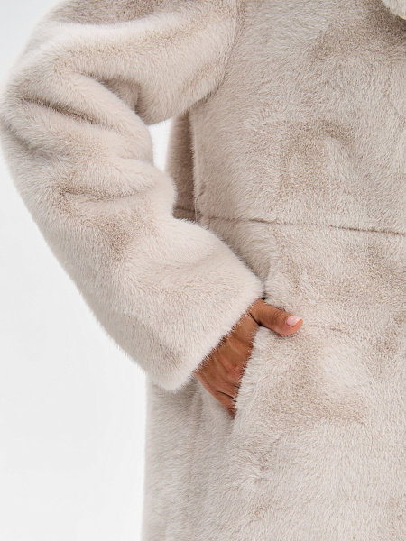 Шуба LAWINTER  модель 53933, цвет Молочный