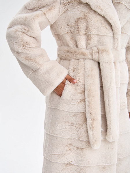 Шуба LAWINTER  модель 53591, цвет Молочный