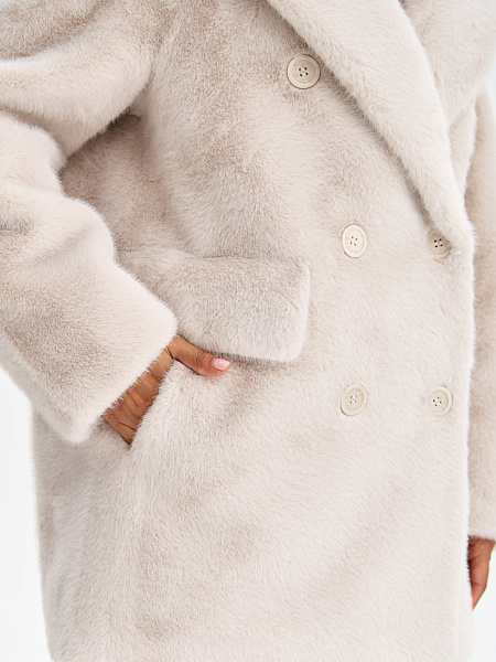 Шуба LAWINTER  модель 54243, цвет Молочный