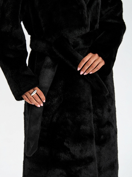 Шуба LAWINTER  модель 5391, цвет Черный