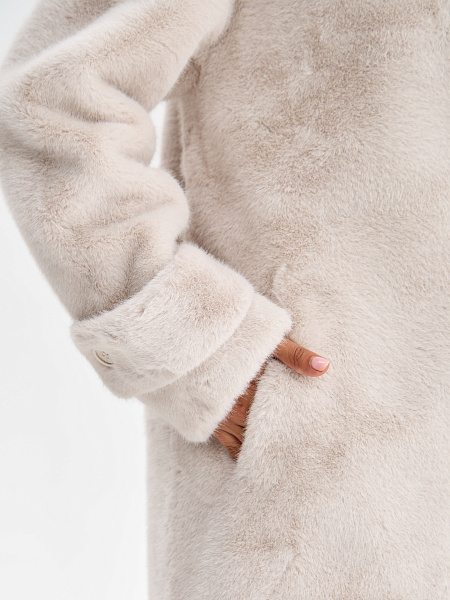 Шуба LAWINTER  модель 53576, цвет Молочный