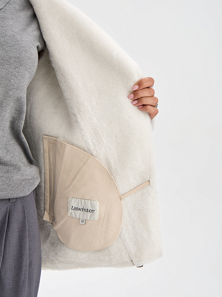 Дубленка LAWINTER  модель 3588, цвет Черно-белый