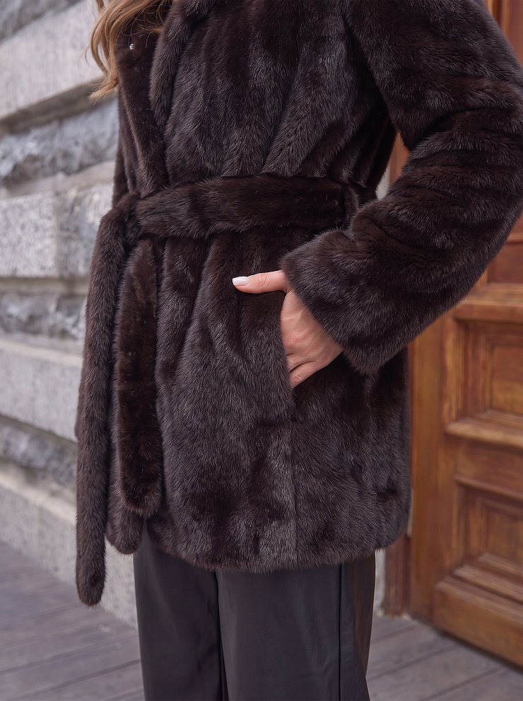 Шуба женская зимняя LAWINTER, темно-коричневая, модель 54262