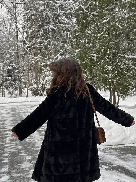 Шуба женская зимняя LAWINTER, черная, модель 5312