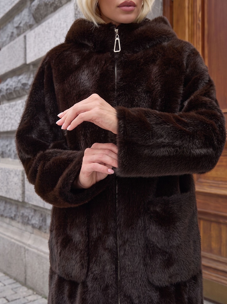 Шуба женская зимняя LAWINTER, коричневая, модель 55306