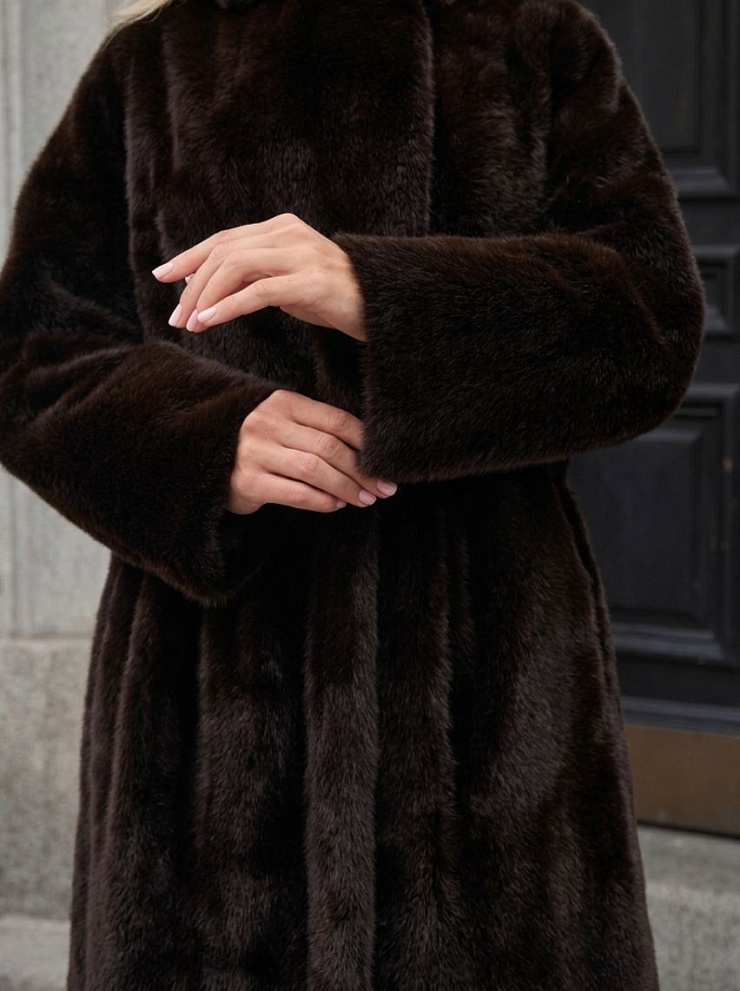 Шуба женская зимняя LAWINTER, коричневая, модель 55788