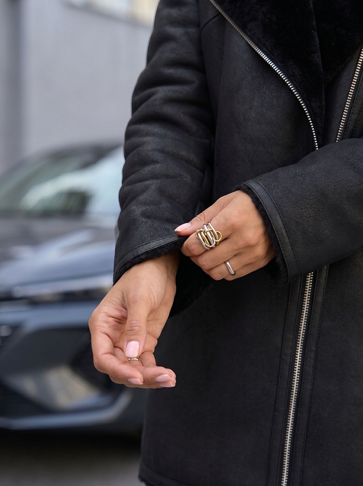 Дубленка женская зимняя LAWINTER, черная, модель 35796