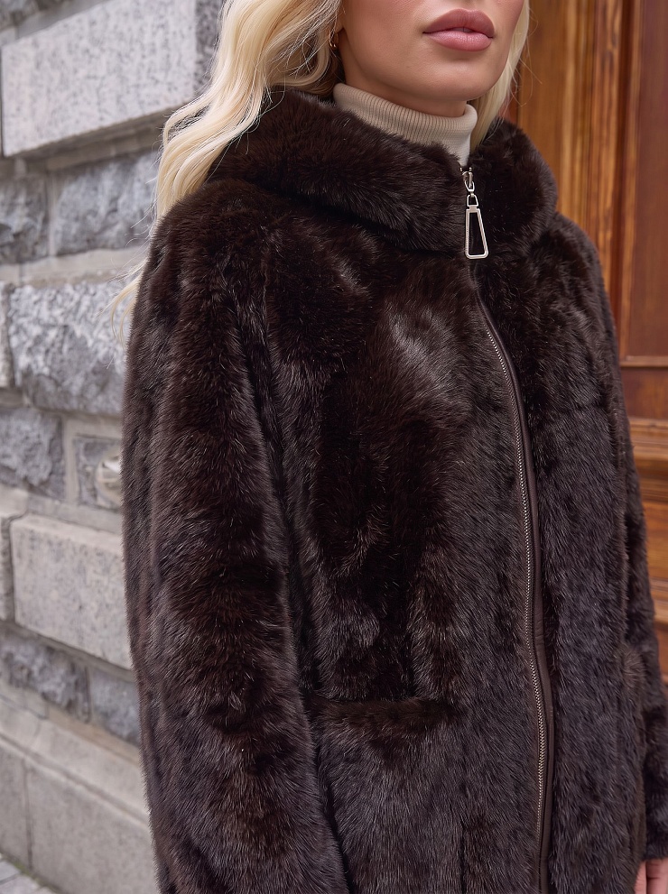 Шуба женская зимняя LAWINTER, коричневая, модель 55306