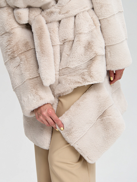 Шуба LAWINTER  модель 53961, цвет Молочный